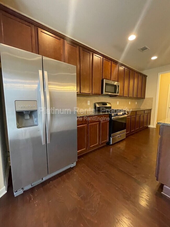 Building Photo - 5755 Rialto Way