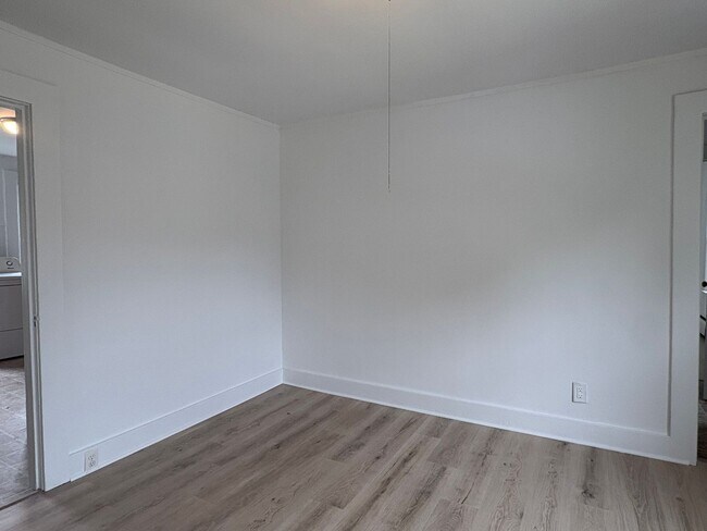 Building Photo - 48 Gridley St