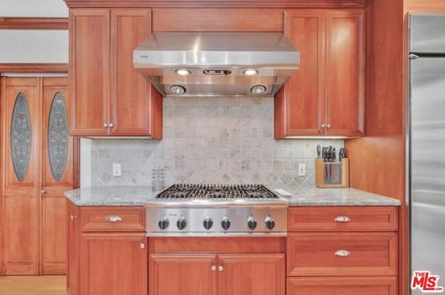 Building Photo - 5501 Cantaloupe Ave