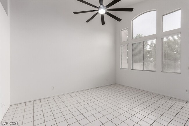 Building Photo - 2412 Shady Vista Dr