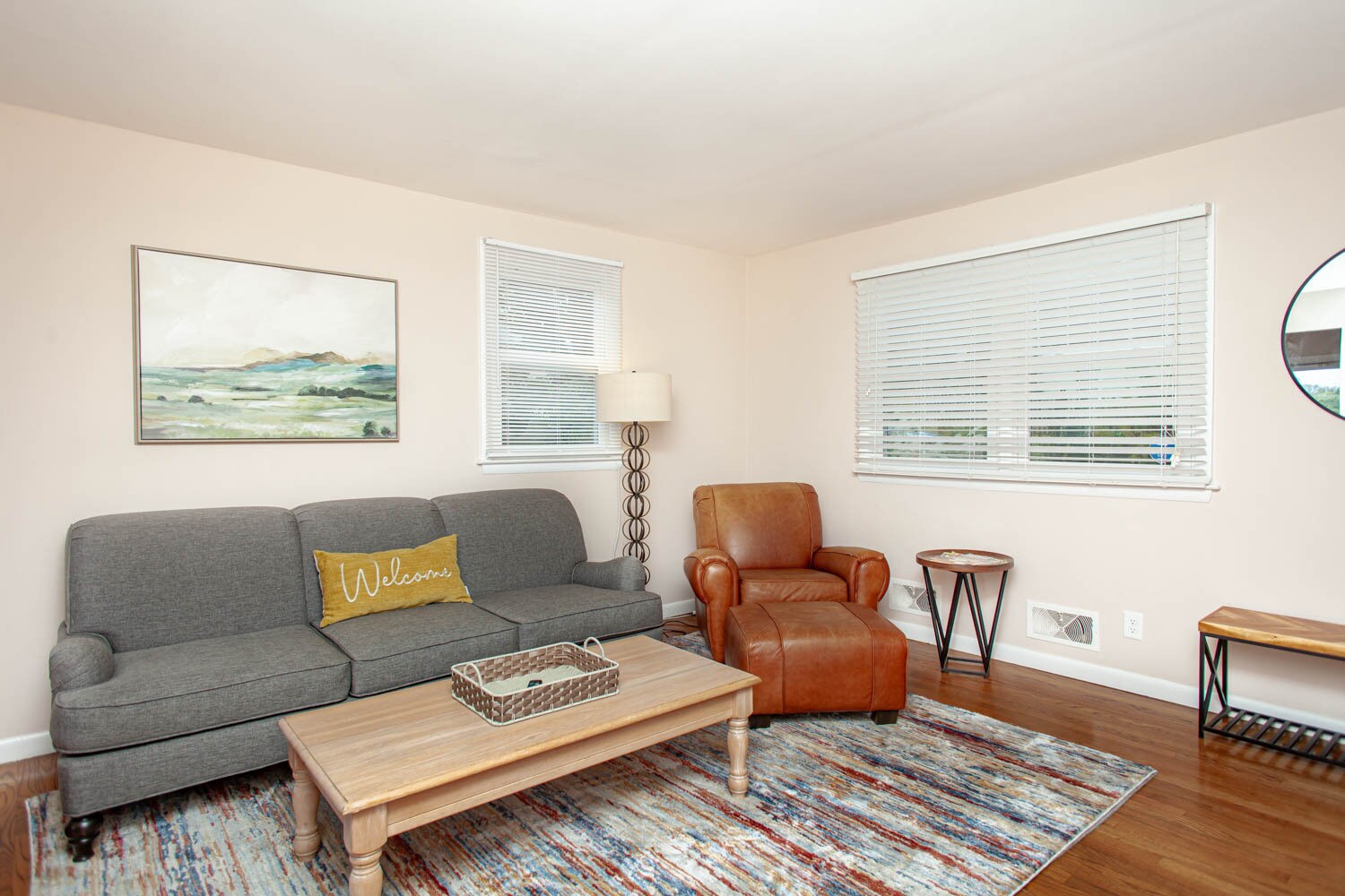 Building Photo - 402 13th ST NE