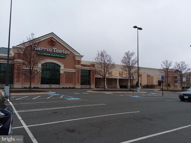 Building Photo - 22595 Windsor Locks Square