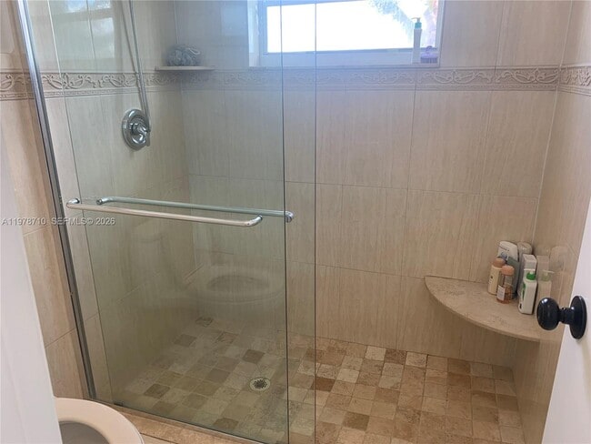 Building Photo - 2925 E Aviary Dr