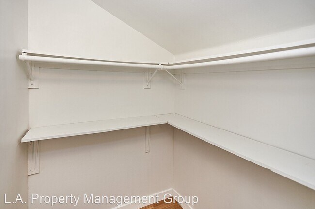 Building Photo - 2730 W Temple St