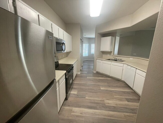 Building Photo - 3236 E Chandler Blvd