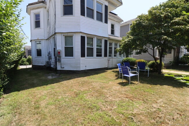 Building Photo - 190 Montauk Ave