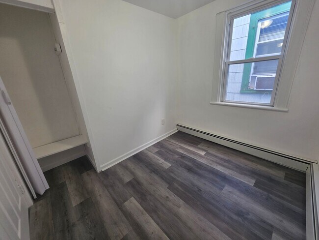 Building Photo - 2 bedroom apartment building - Poughkeepsie