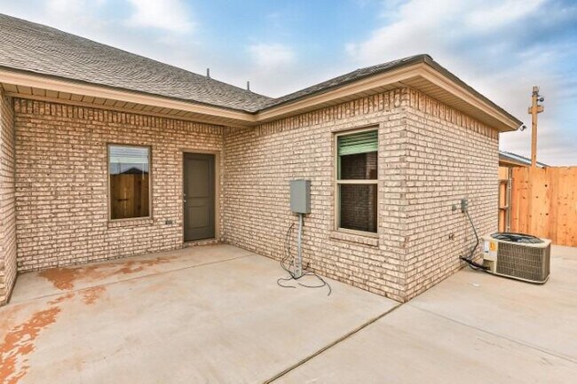Building Photo - 1026 N 7th St