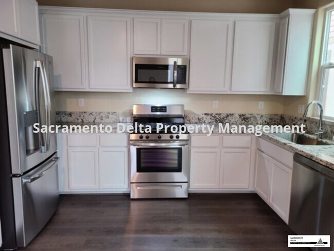 Building Photo - Wonderful Elk Grove Home