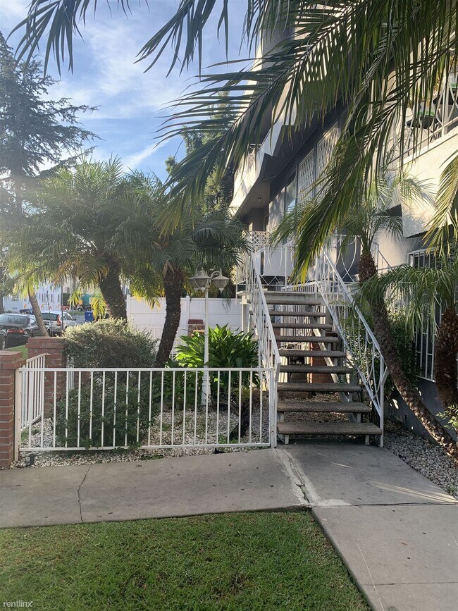 Building Photo - 723 N Gramercy Pl