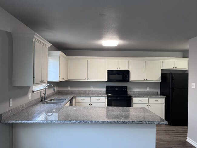 Building Photo - 3436 Itasca St