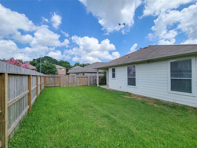 Building Photo - 25223 Hazel Ranch Dr