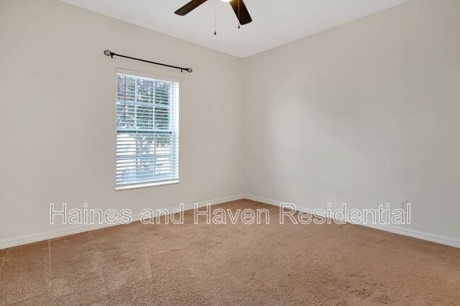 Building Photo - 164 Primrose Dr