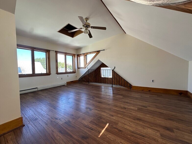 Building Photo - 17 Sachem St