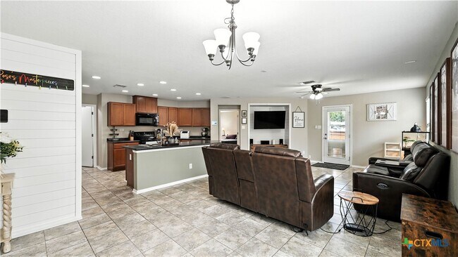 Building Photo - 208 Gatewood Clf