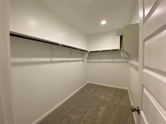 Building Photo - 1513 Whippletree Trl