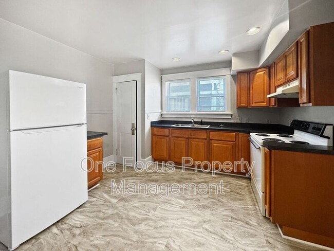 Building Photo - 1414 Park Ave