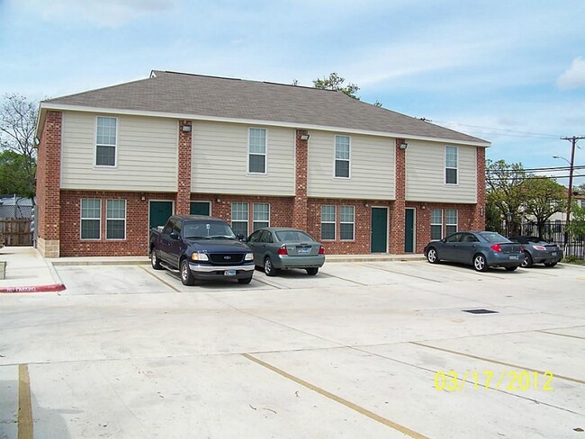 Building Photo - 4504 College Main St