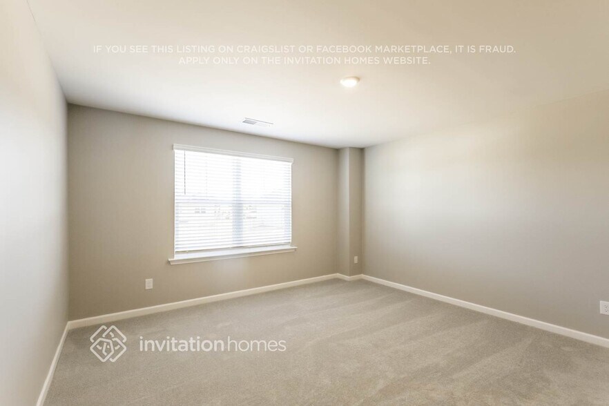 Building Photo - 537 Almere Dr