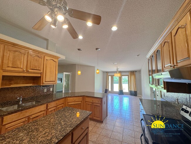 Building Photo - Stunning 4-Bedroom Home in Desirable Holle...