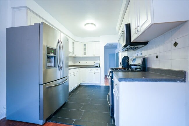 Building Photo - 1405 Burke Ave