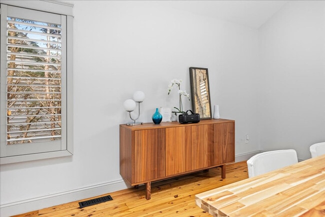 Building Photo - 710 Lighthouse Ave