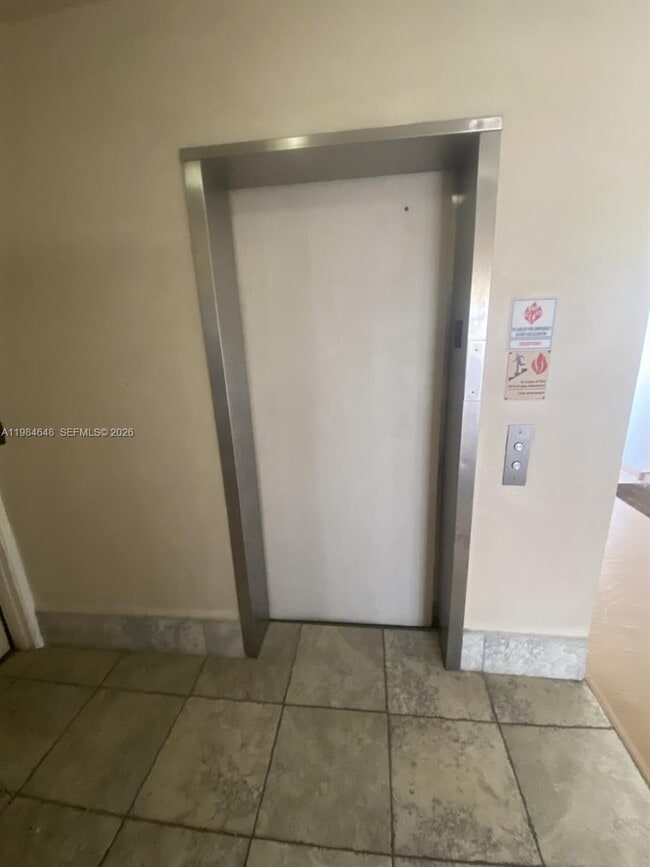 Building Photo - 200 NE 14th Ave