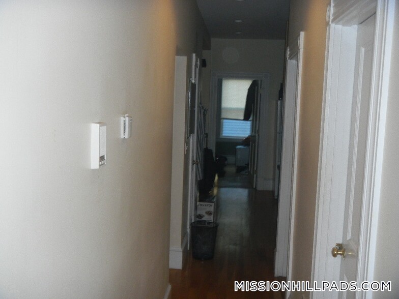 Building Photo - 99 Calumet St