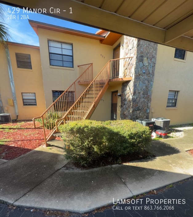 Building Photo - 429 Manor Cir
