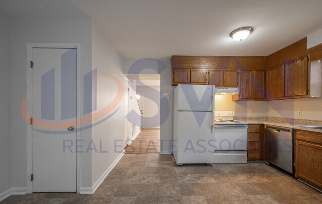 Building Photo - 407 S Merritt Mill Rd