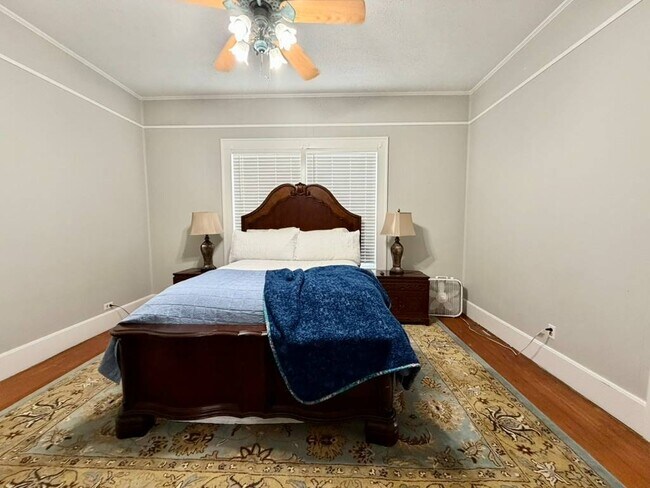 Building Photo - 102 Mulberry St