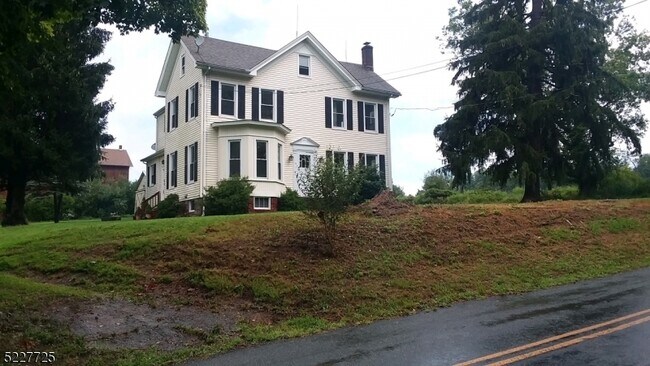 Building Photo - 64 Cherryville Stanton Road