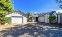Building Photo - Cute 2 Bedroom in West Redding