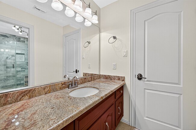 Building Photo - 1803 Cottage Landing Ln