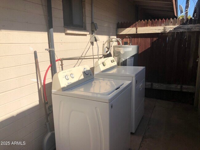 Building Photo - 2103 S Granada Dr