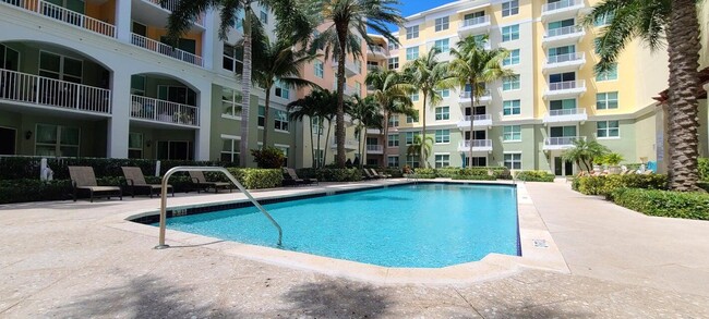 Building Photo - 802 W Windward Way