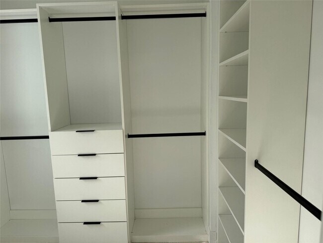 Building Photo - 3010 N Course Dr