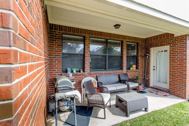 Building Photo - 6706 Ashworth Dr