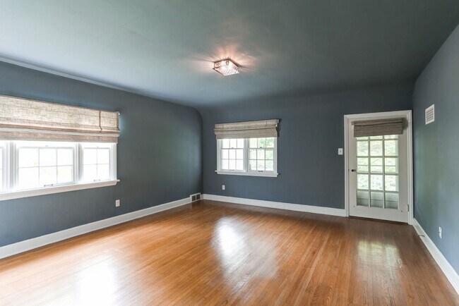 Building Photo - 4 bedroom, 2.5 bathroom home in Camp Hill