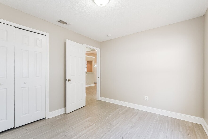 Building Photo - 2970 Stillwater Dr