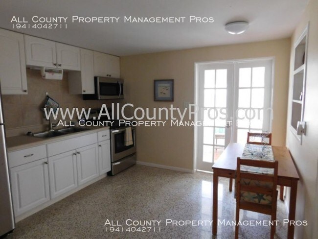 Building Photo - Heart of Sarasota SFH Home w/ Lanai, Big F...