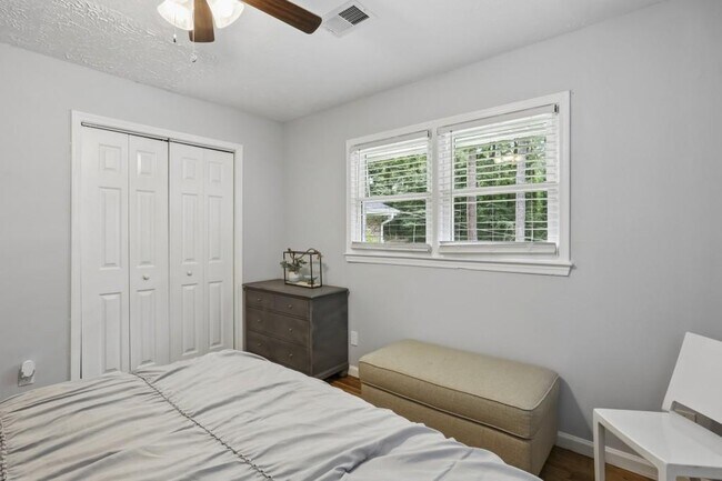 Building Photo - 2891 White Oak Dr