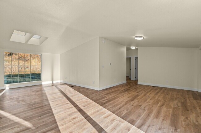 Building Photo - 1756 Tolman Creek Rd
