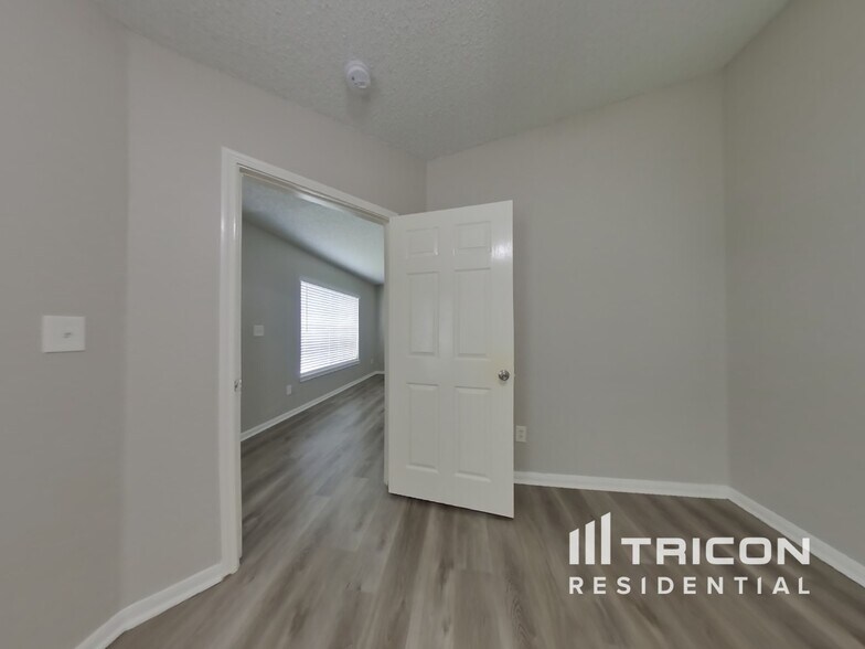 Building Photo - 3211 Kelling St