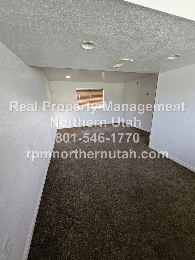 Building Photo - 3 Bedroom Home Coming Available in Ogden