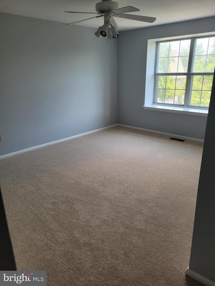 Building Photo - 206 Oliphant Ln