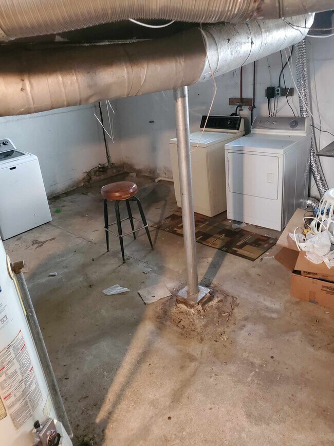 Building Photo - 1238 E Riverside Ave