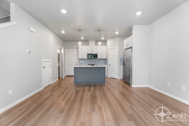 Building Photo - 16318 NE 20th St