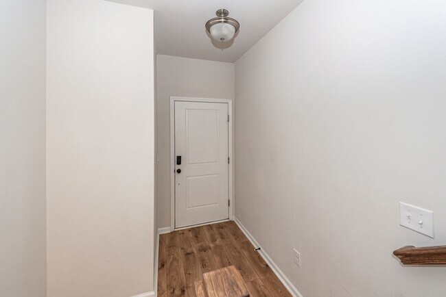 Building Photo - 4 Bedroom, 3.5 Bathroom Townhome in The Marshes at Cooper River - Charleston