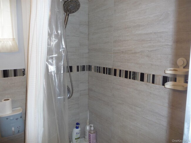 Building Photo - 23 James Rd